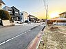 外観：■更地になりました■南側向きで日当たり良好です■土地約63坪■建築条件なし（お好きなハウスメーカー様や工務店様で建築できます■前面道路幅員8.2ｍ！とっても駐車しやすい道路幅員です■ぜひご見学下さい■