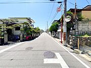 ■金剛駅徒歩4分■土地87.36坪■建築条件無し■前面道路幅員約6.0ｍ■お好きなハウスメーカー様、工務店様で建築出来ます■朝陽が差し込む東向きのお土地です■