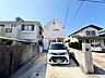 外観：■室内美装工事完了しました■平成14年建築の一戸建て■屋根裏収納もございます■ウォークインクローゼット付き■南向きバルコニーで日当たり良好■駐車場付き♪自転車、バイクも置けます■いつでもご見学可能