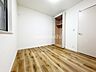 洋室：洋室です。フローリングのお部屋となってますのでお掃除やお片付けも楽ちんです。ベッドを置いて机をおいてテレビをおいてもすっきりとしたお部屋に仕上がりそうですね。お好みのレイアウトで毎日をお楽しみ下さい♪