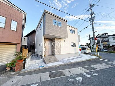 外観:■ZEH水準省エネ住宅■角地で日当たり良好♪■新築完成しました■家族全員がくつろげる18帖の広々リビングダイニング■ペニンシュラキッチン採用■浴室乾燥暖房付き1坪タイプのバスルーム■ぜひご見学下さい■ 外観:■ZEH水準省エネ住宅■角地で日当たり良好♪■新築完成しました■家族全員がくつろげる18帖の広々リビングダイニング■ペニンシュラキッチン採用■浴室乾燥暖房付き1坪タイプのバスルーム■ぜひご見学下さい■