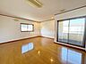 洋室：洋室です。フローリングのお部屋となってますのでお掃除やお片付けも楽ちんです。ベッドを置いて机をおいてテレビをおいてもすっきりとしたお部屋に仕上がりそうですね。お好みのレイアウトで毎日をお楽しみ下さい♪