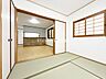 和室：・畳のお部屋は夏は涼しく、冬はコタツスペースとしてほっこり過ごせます。お子様のお昼寝スペースにも良し。来客時のいざという時にも活用出来ます。