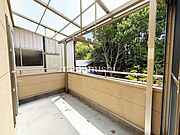バルコニー・風通しの良い明るいバルコニーです。