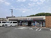 セブンイレブン藤井寺国府1丁目店 徒歩10分。 740m
