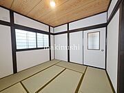 い草の香る和室はのんびりと寛げる空間趣味のお部屋や来客スペースにも使えます。