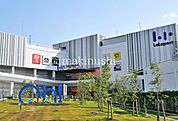 ららぽーと堺 徒歩28分。 2200m