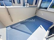 バルコニー・風通しの良い明るいバルコニーです。