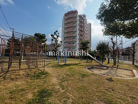 外貨鴻池組・大末建設が施工を担当し1992年3月に竣工