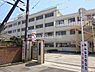 周辺：松原市立中央小学校 徒歩4分。 320m