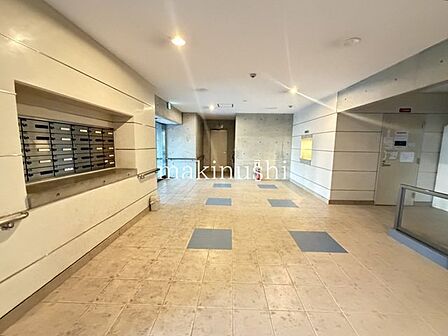 ・総戸数が多くないのに静かで豪華な落ち着いたエントランスです。
