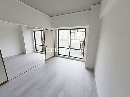 リビング日当たりの良いお部屋です