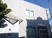 池田泉州銀行諏訪森支店 徒歩8分。 600m