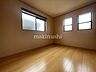 洋室：二面採光の明るい洋室！子供部屋に最適！