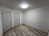 収納：洋室にはクローゼットがあり、お洋服が整理できてお部屋が広く使えます♪