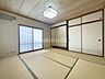 和室：たくさん収納できる押し入れ付き♪お部屋が片付き広く使えます♪