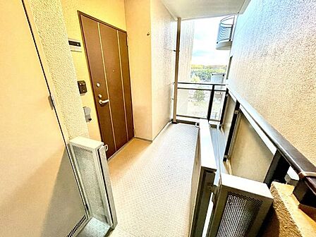 ■専用ポーチ■プライバシーが守られ防犯面でも安心の専用ポーチ付き住宅■