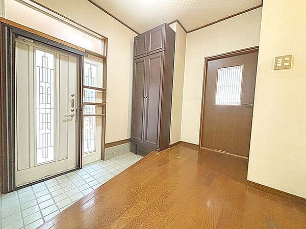 玄関を拡大表示
