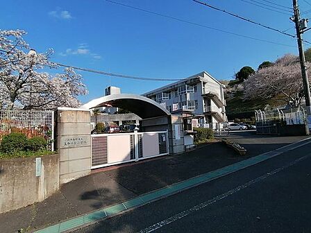 河内長野市立美加の台小学校 徒歩13分。 1030m