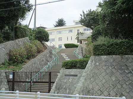 市立高取台中学校 約1210m