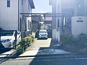 駐車場：駐車場は縦列駐車になりますが2台駐車可能です。