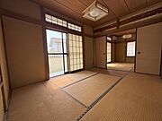 2階南側和室：二面採光で明るく、通風も期待できそう！