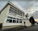 八王子幼稚園【教育目標】神様を愛し、自分を愛し、周りの人を愛する。◇自由なあそびの時間を大切にしています◇子どもらしい表現を大切にしています◇非認知能力を育みます！！～社会と関わり 650m