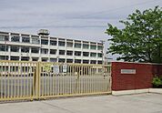 八王子市立　長沼小学校本校の教育目標元気で明るい子供・よく考え創造力のある子供・思いやりのある子供・責任を重んずる子供の育成を目指します。創立