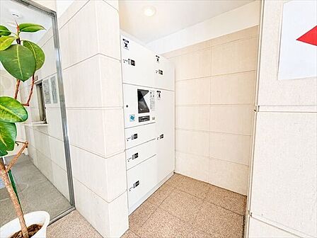 宅配ボックス:不在時にも安心して荷物の受取りができます。