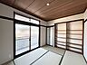 和室：6.4帖和室：ほっと一息、横になったりと寛げますね。客間やお子さまの遊び場としても良さそうです。