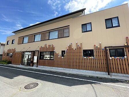 青梅幼稚園青梅において最も歴史のある幼稚園。少人数による保育を貫いている園です。キリスト教主義による宗教情操教育・体験学習と個性尊重教育が特徴で園の理念は 「共に生き、共に育つ」です 1100m
