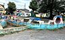 周辺：小門公園松姫通りとJRの線路が交差する位置にある公園です。遊具は、コンクリート遊具・砂場・ブランコ・すべり台・健康遊具が設置されています。身体を動かすのに充分なスペースがあります。 650m