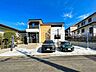その他：■外観■閑静な住宅地に堂々と佇む家。豊かな居住性と、クオリティが見事に調和した住空間は、住まうことの喜びを感じさせてくれます。（※車はCG加工で加えたものです）
