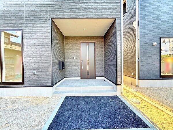 玄関を拡大表示