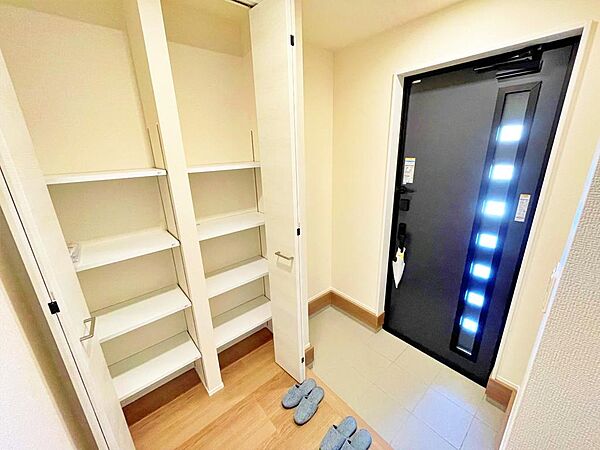 玄関を拡大表示