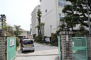 小学校「広島市立己斐小学校まで717ｍ」