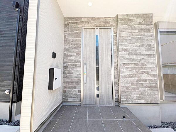 玄関を拡大表示