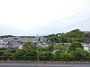 【眺望】自然を感じる良好な眺望♪窓の外に広がる景色が、毎日の暮らしに開放感を与えます。