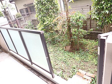 万一の災害時には、お庭からも避難できます。