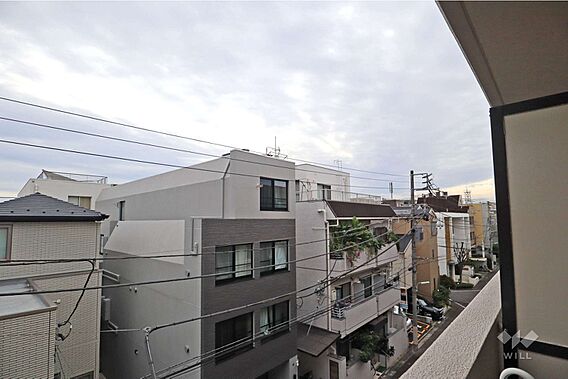 バルコニーから...