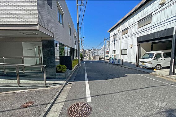 敷地北東側の前...