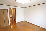 洋室7.2帖クローゼット付きです。