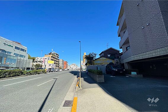 敷地北西側の前...