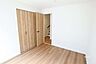 その他：洋室5.2帖窓付きで明るいお部屋です。