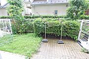 バルコニー専用のお庭になっております。
