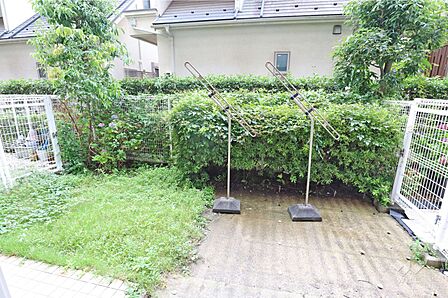 バルコニー専用のお庭になっております。