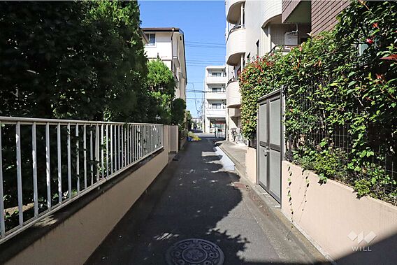 敷地西側の前面...