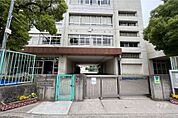 野川小学校[公立]の外観