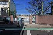 経堂小学校[公立]の外観