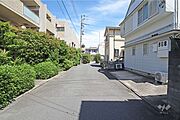 敷地南側の前面道路